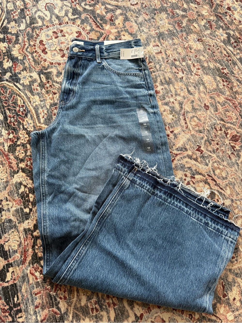 High-Waist Blue Women's Jeans with Raw Hem